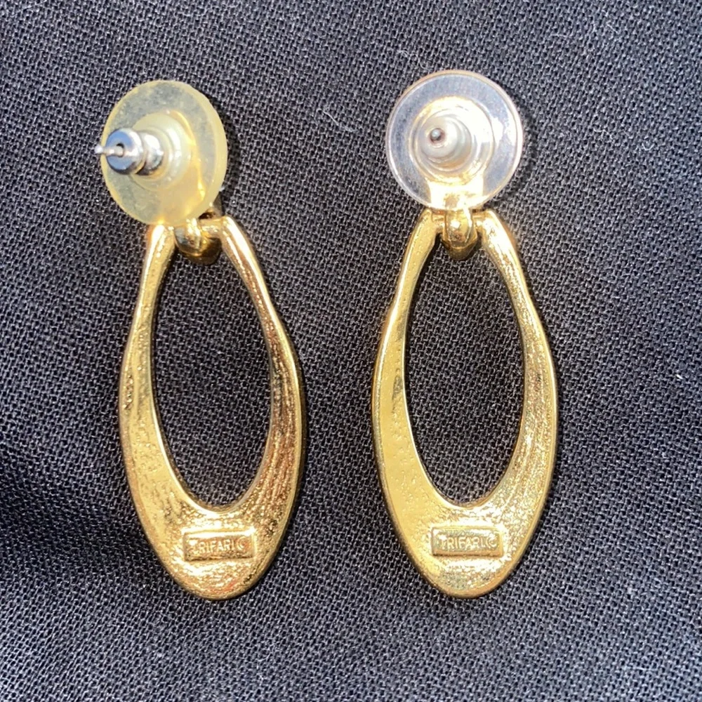 Vintage Trifari earrings - Picture 4 of 9